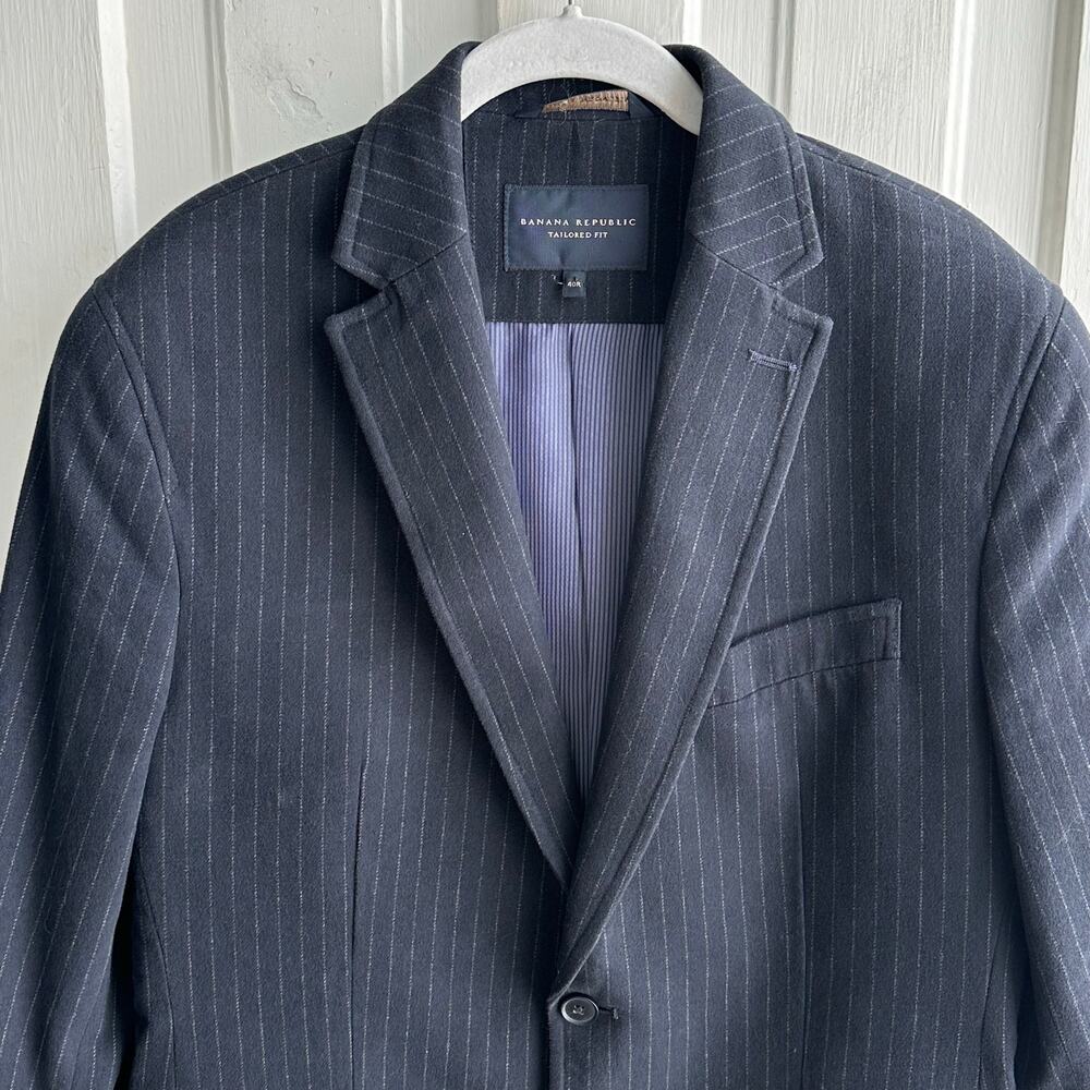 Banana Republic Tailored Fit Navy Pinstripe Blazer Sport Coat 40R Italian Fabric - Picture 3 of 9